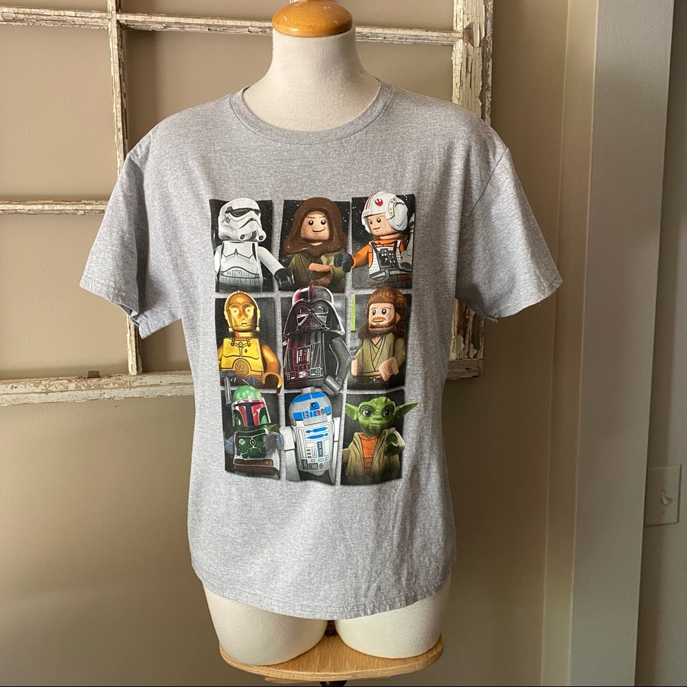 Star Wars character graphic t shirt.